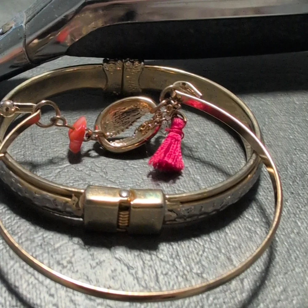 gold Bangles - Picture 4 of 4